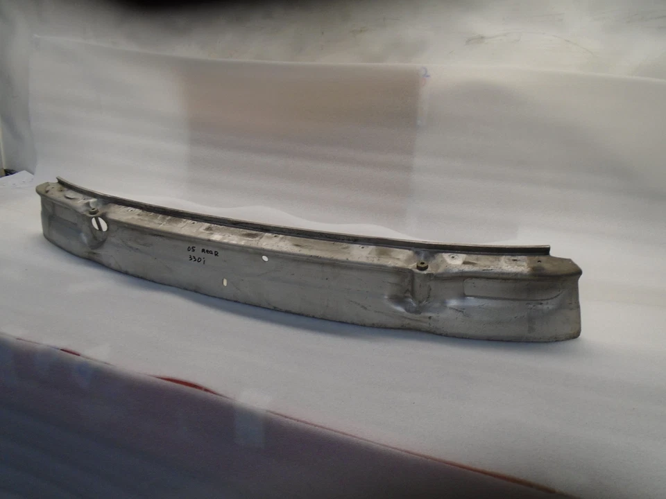 Оригинальная ударная штанга усиления заднего бампера для BMW 330i E46 2001-2005 годов выпуска KD70825 - Изображение 4 из 4