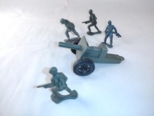 Vintage 1960's TIM-MEE TOYS Army Howitzer Cannon 4 Army Soldiers, 2-3"