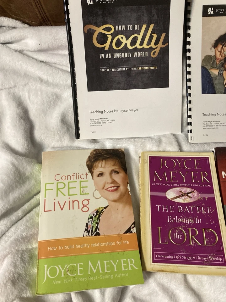 Joyce Meyer Books/Dvd/Bible Tabs Lot - Image 2 of 4
