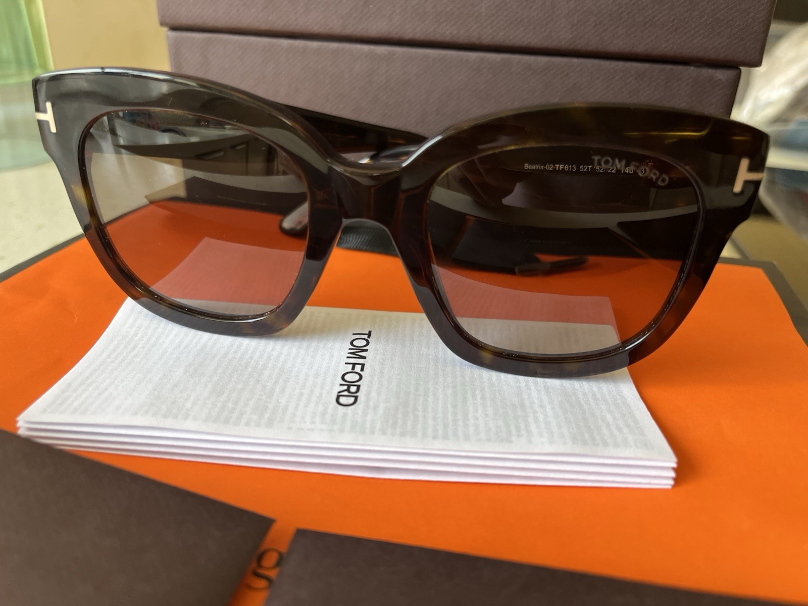 Tom Ford Women's Sunglasses Dark Tortoiseshell Brown Oversized RRP £290 FT0613 image 5