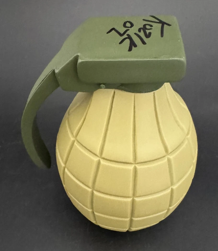 Frank Kozik FIRMADO Kidrobot 2007 5" Green Sarge Mongers AUTOGRAFIADO Mongerforce Foto 4 de 4