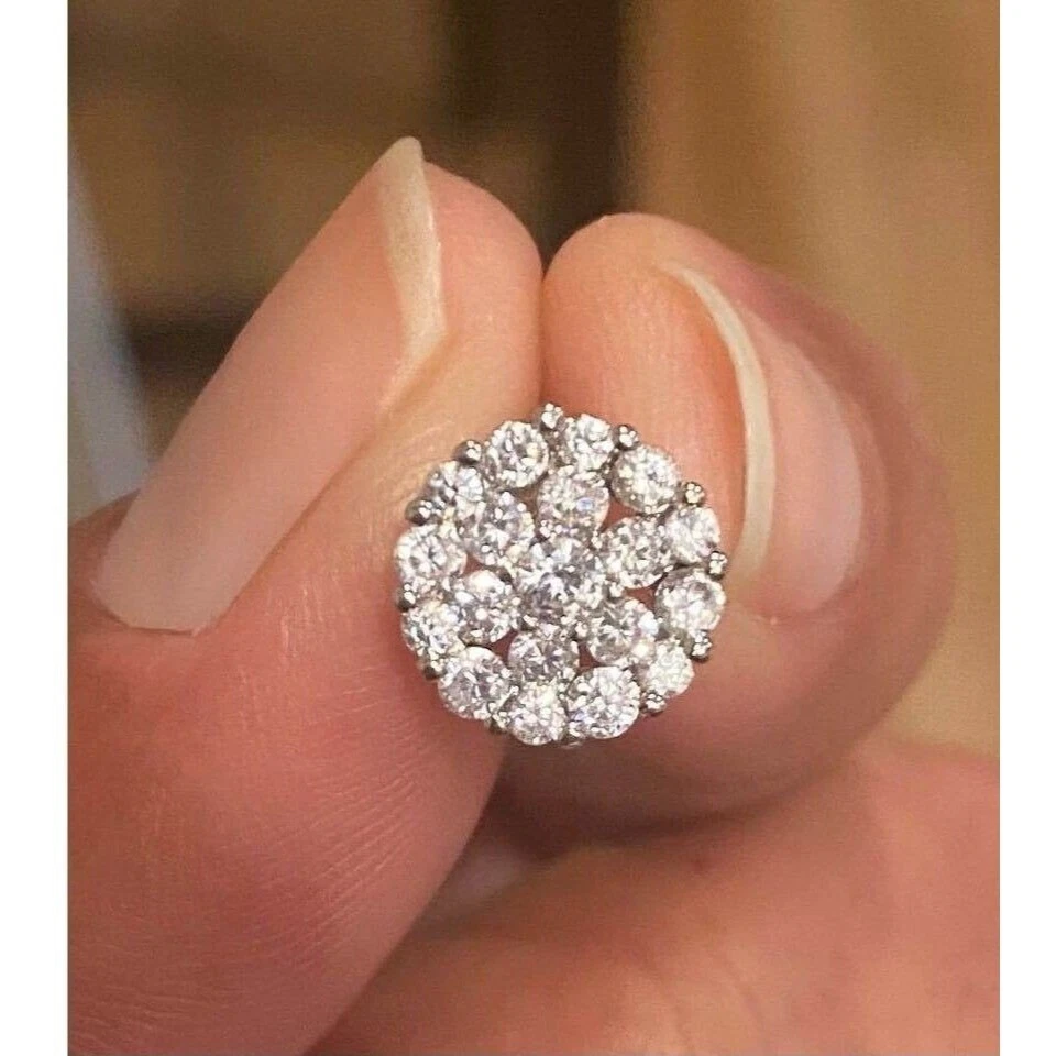 Aretes con racimo de plata esterlina pavé de circonitas cúbicas enchapados en platino para mujer Foto 3 de 4