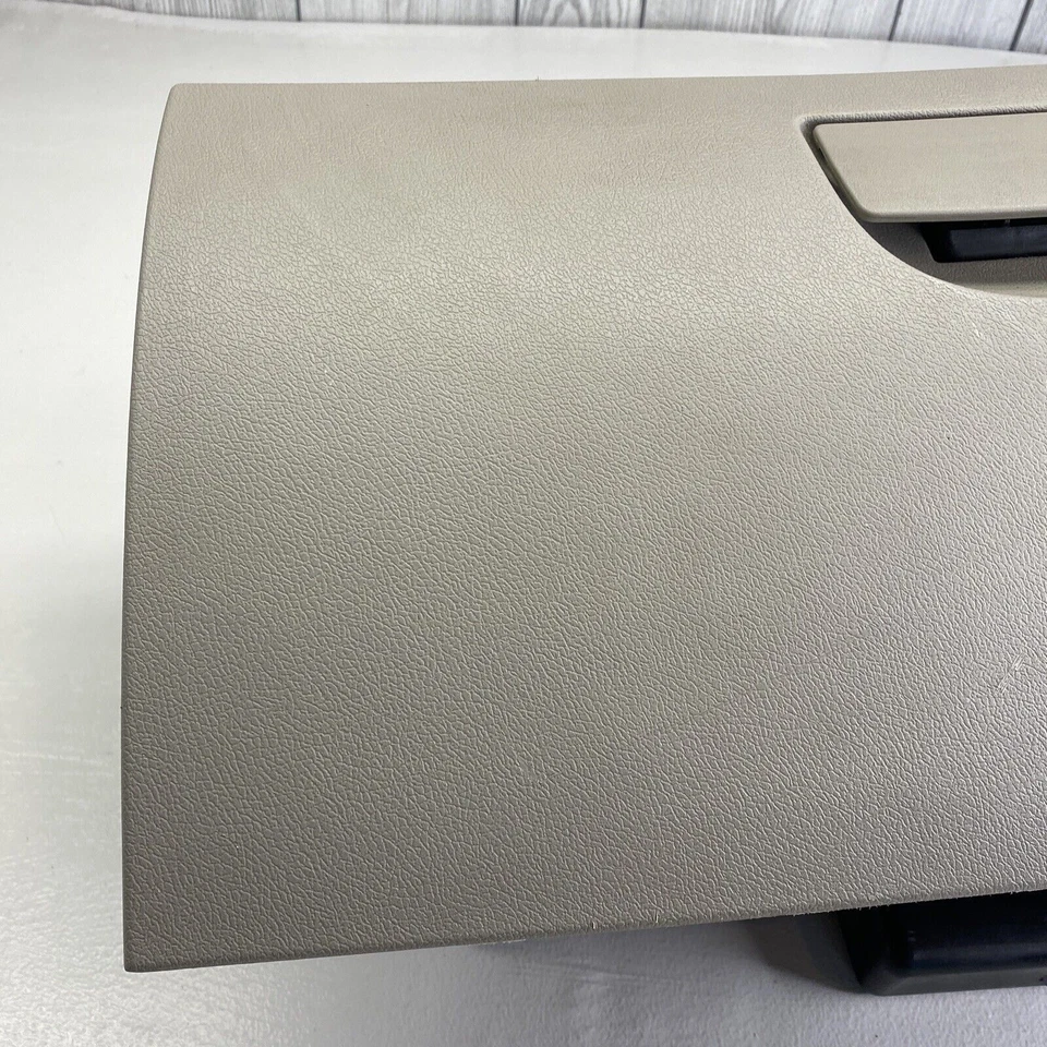 Conjunto de guantera Chrysler 300 Touring 2005-2007 GUEUZ80BD1AC OEM Foto 2 de 4