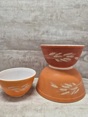 Vintage Pyrex Autumn Harvest Wheat Nesting Mixing Bowls Set of 3 #401 402 403