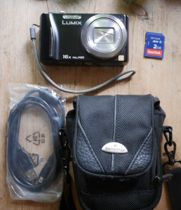 Panasonic Lumix dmc-TZ20-compact superzoom 16 x optical zoom