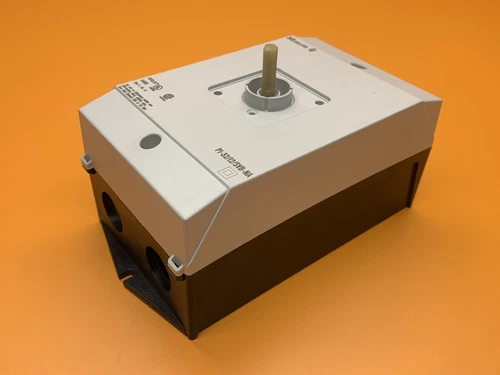 MOELLER P1-32-I2/SVB-NA EMERGENCY DISCONNECT SWITCH MANUAL MOTOR CONTROLLER 340B