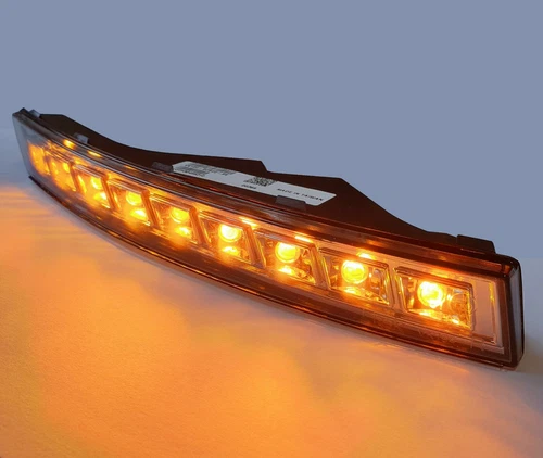 Dynamic LED Front Turn Signal for VW Passat 3C B6 05-10 Smoke Indicator Running Turn Signal