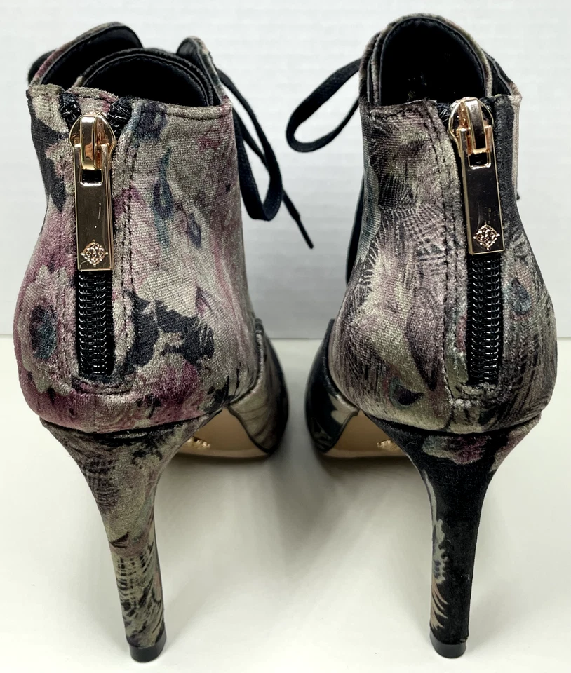 Botines Nanette Lepore Designer Stiletto Terciopelo Punta Abierta - Estampado Floral - Talla 6 Foto 4 de 4