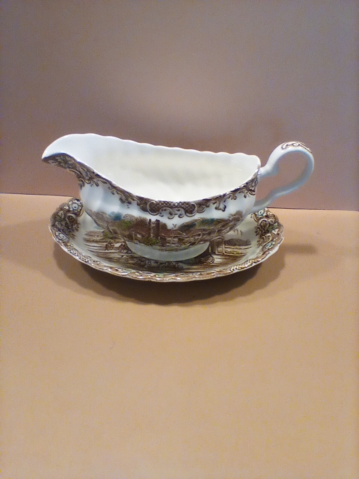 Johnson Brothers Heritage Hall Gravy Boat & Under Plate 4411 Southern