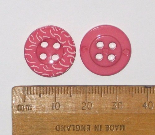 10 pack Pink Animal Print patterned plastic Buttons 17mm knitting sewing cards - Picture 3 of 3