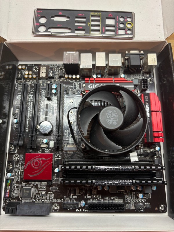 i5-4690K + Gigabyte Z97MX-Gaming 5 Motherboard + Cooler + 8GB DDR3 Combo