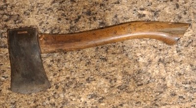 VINTAGE HIBBARD HACHET, IN VERY GOOD CONDITION 