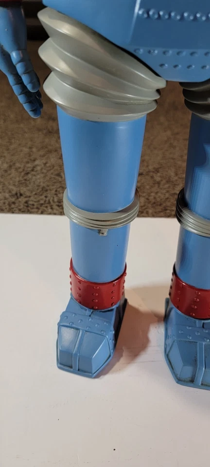 JOHNNY SOKKO'S FLYING ROBOT GIANT ROBO FIGURE APPROX 21" TALL - Image 2 of 4