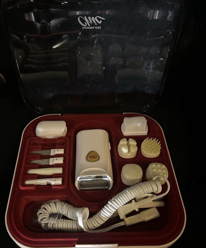 Vintage Norelco Chic Beauty Salon Shaver Manicure Massage 