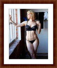 Iliza Shlesinger 8.5 x 11 Candid Color Unframed Photograph Collectable Print