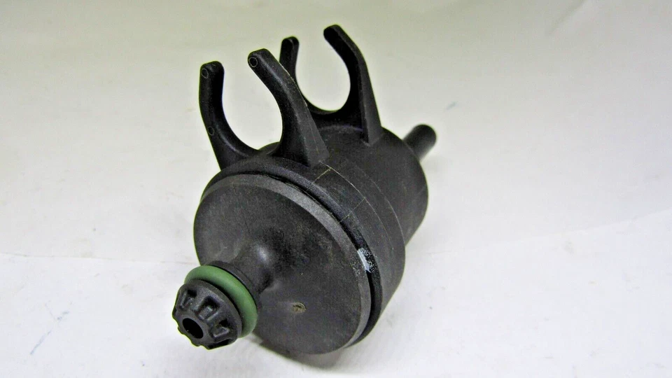 VÁLVULA DE PURGA DE BOTE DE VAPOR CP839 STD 2013 15 CHEVROLET SPARK OE Foto 3 de 4