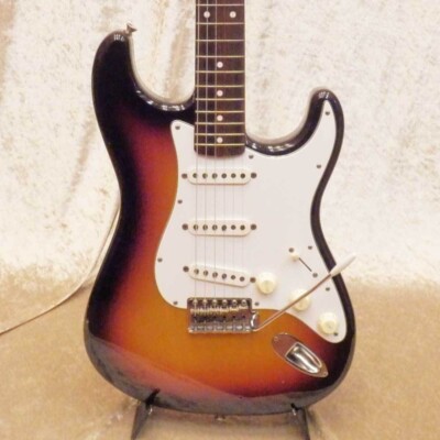 Fender Japan ST62-58US 3TS Stratocaster 3 Tone Sunburst
