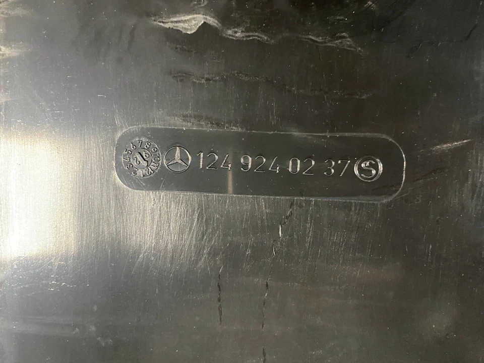 Mercedes Benz 124 C124 W124 Coupé Garniture D'Accoudoir Arrière Noir 1249240237 - Photo 4/4