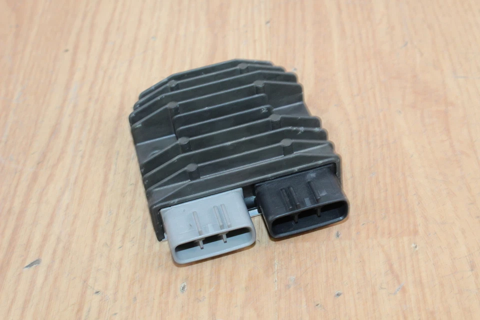 Regulador/retificador de tensão 2009 YAMAHA RAIDER 1900 - Imagem 4 de 4