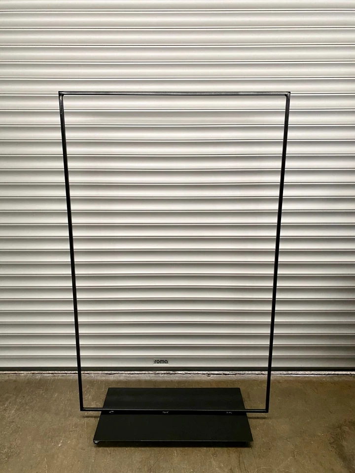 Individuelle Kleiderstange auf Rollen nach Maß