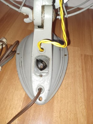 Vintage Artic Aire FA Smith MFG CO Oscillating Gray 3 Speed