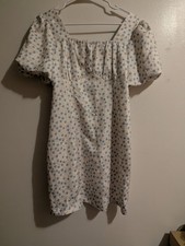 Womens Blue and White Floral Print Short Sleeve Midi Dress with Smocked Cuffs