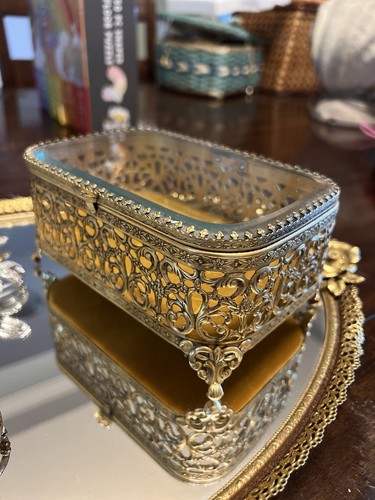 Jewelry Box Gold Trinket Filigree Flowers Beveled Glass ORMOLU Velvet Vtg Casket - 第 1/11 張圖片