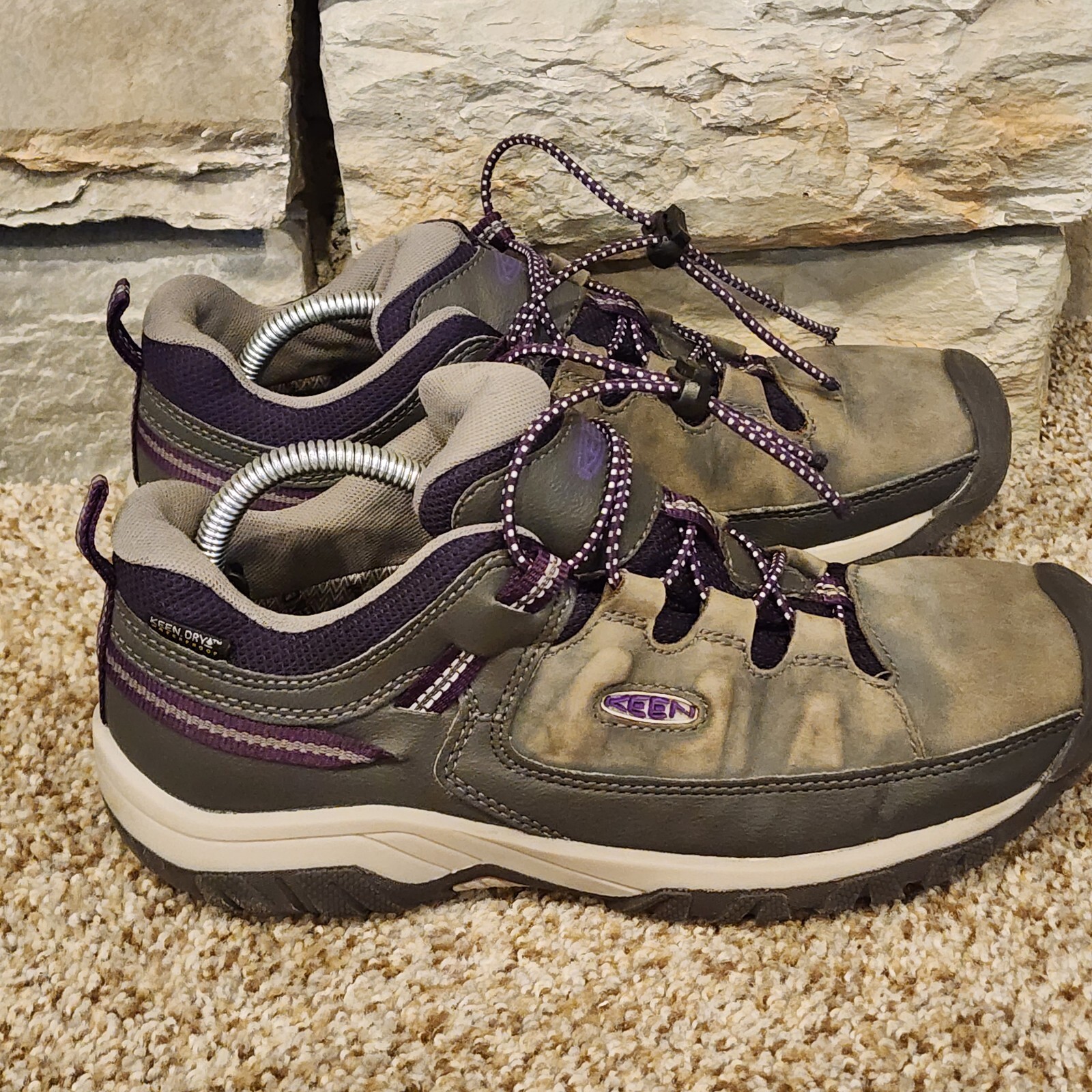 Scarpe da trekking Keen Targhee III basse grigie in pelle impermeabili da donna taglia 6