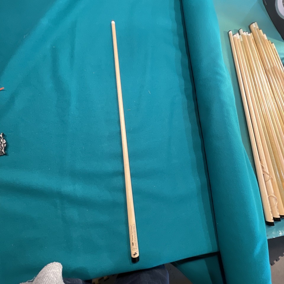 Predator Shafts Pool Cue Shaft Z2 Shaft 5/16x18 12mm 30.25 Inches