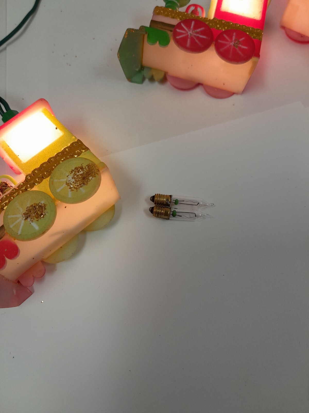 10 Vintage Christmas Light Covers Plastic Glitter Trains & Lights C1 eBay