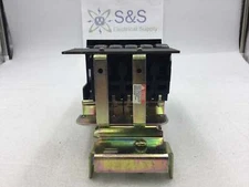 Square D HQO206AB 15-30 Amp 240 VAC 1 & 3 Phase I Line 6 Space Panelboard