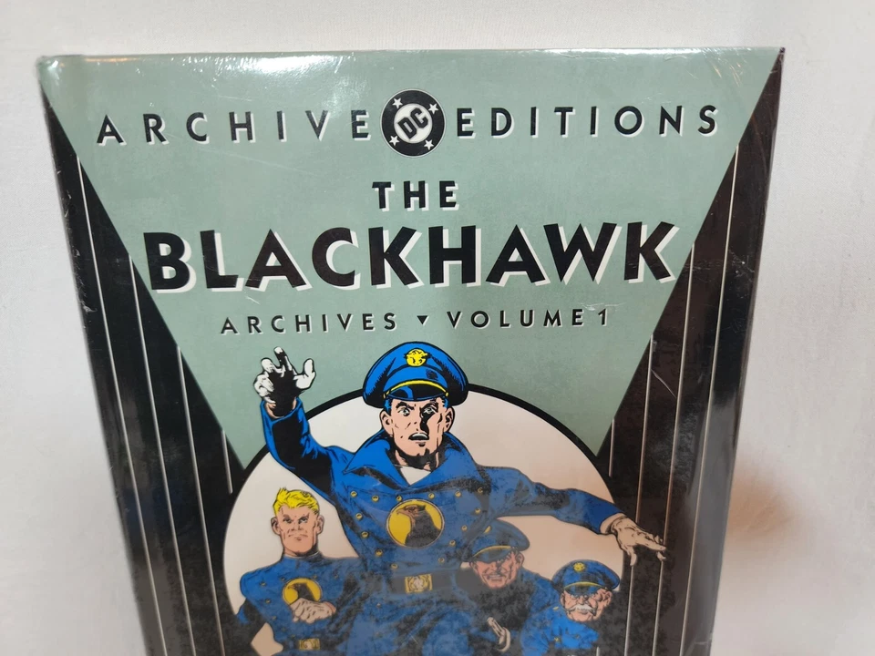 Sealed DC Archive Editions: The Blackhawk Vol. Quadrinhos de capa dura 1ª IMPRESSÃO - Imagem 2 de 4