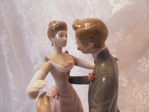 LLADRO ANNIVERSARY DANCE/WALZER PORZELLAN FIGUR #1372 - Bild 2 von 13