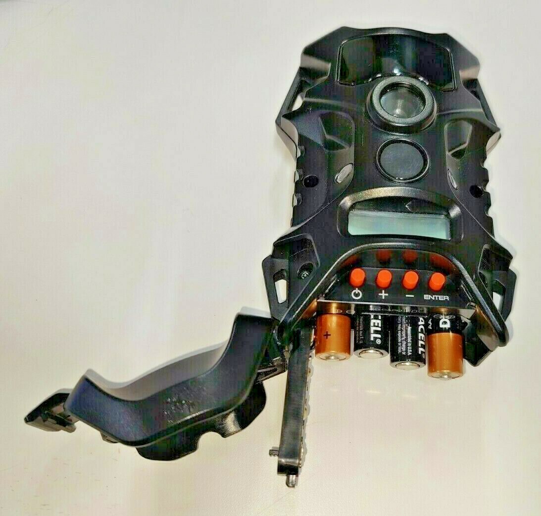 WGI Razor Extreme 14MP Lightsout Game Camera Bundle MODEL: TX14B1W2-9  battery