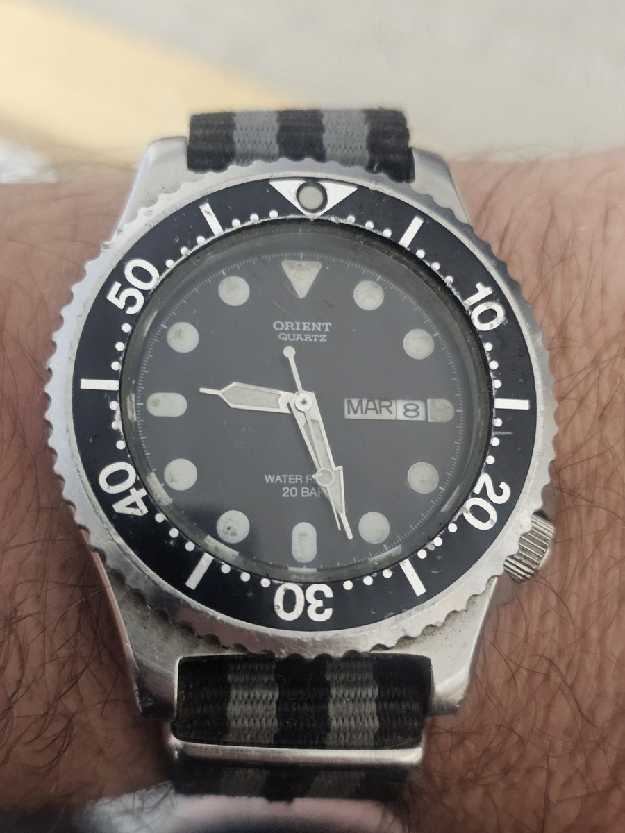 Vintage Orient Quartz Diver 200m 42mm D39745-90 CA Day Date Watch