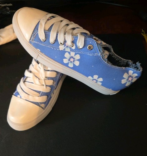 Neu Periwinkle White Daisy Sneakers mit rauen Kanten Damengröße 7,5 bis 8 - Bild 2 von 5