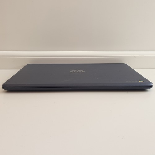 HP ChromeBook 14-db0500sa 32GB 14" Blue AMD A4 - Good Condition - Picture 4 of 8