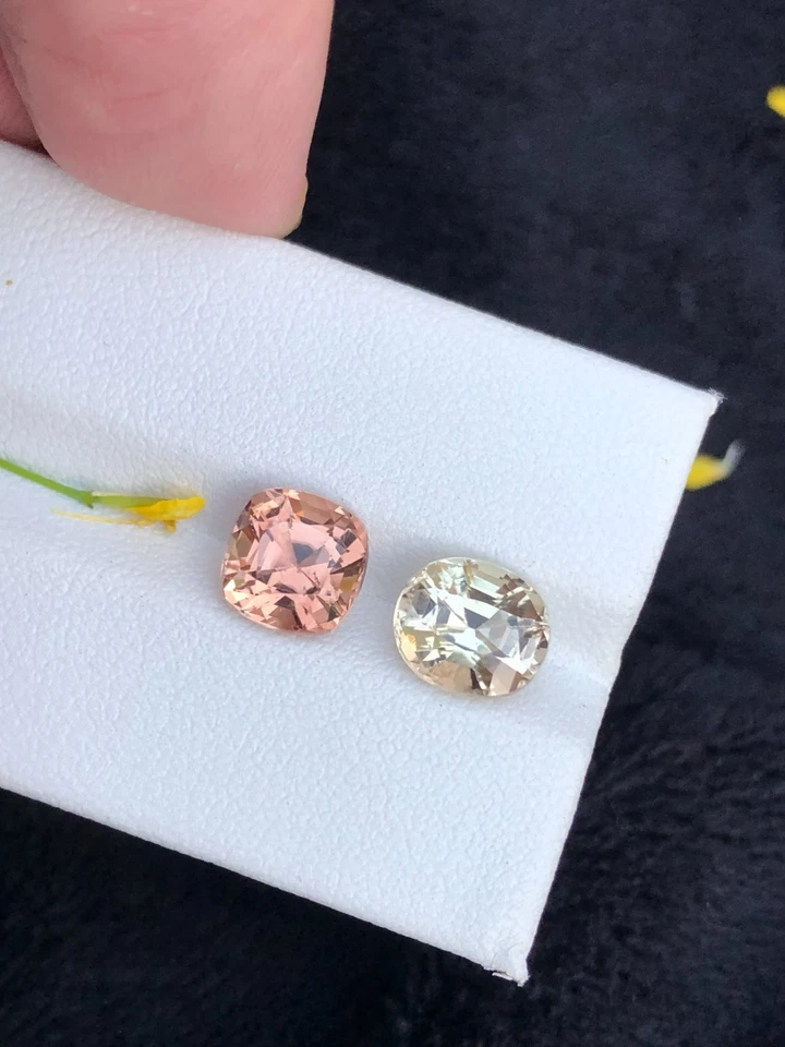 Piedra preciosa de turmalina natural: cojín facetado y corte ovalado, origen Afganistán Foto 4 de 4