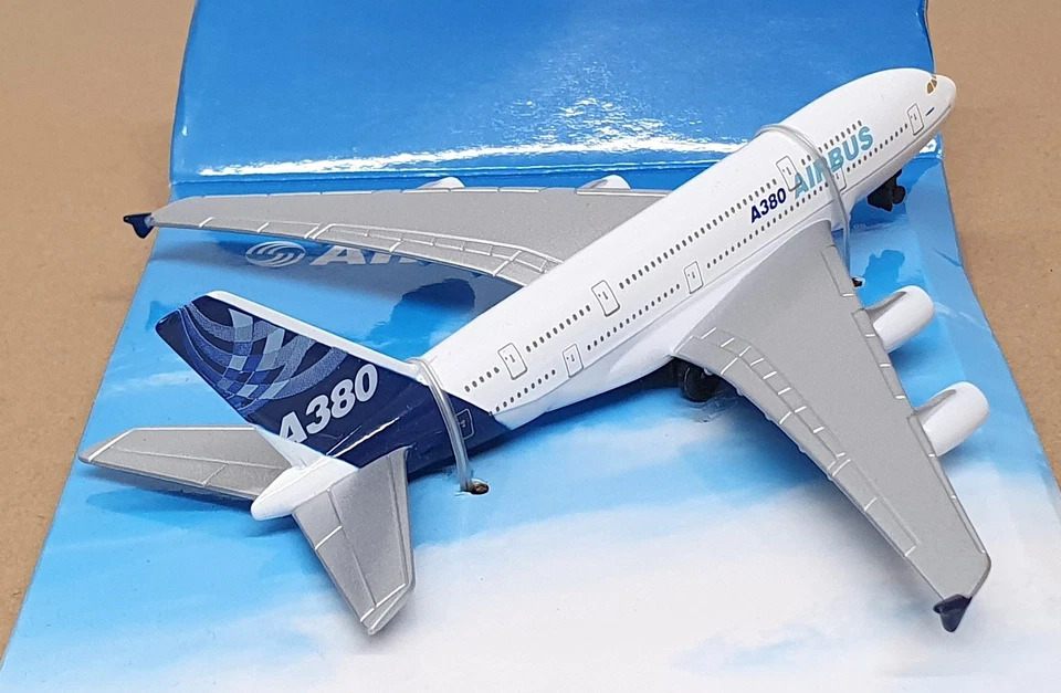 Daron Toys Appx 14cm Long Diecast RT0380 - Airbus A380 Aircraft - White/Blue - Image 2 of 4