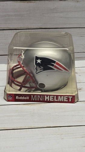 New Vintage 2000 Riddell NFL New England Patriots Football Mini-Helmet NIB - Picture 4 of 6