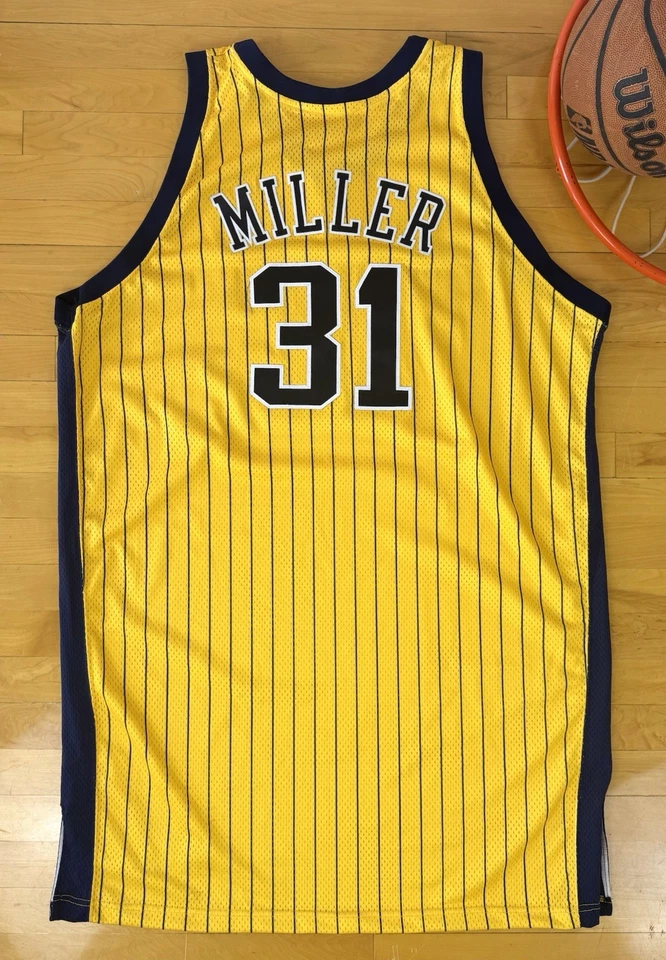 Camiseta deportiva de baloncesto auténtica emitida por el equipo Reggie Miller Indiana Pacers 2004-05 de la NBA Foto 2 de 4