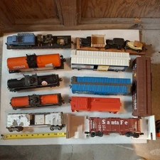 LOT OF 11 MIXED ROADNAMES  TRAINS O SCALE FREIGHT CARS LNOBS