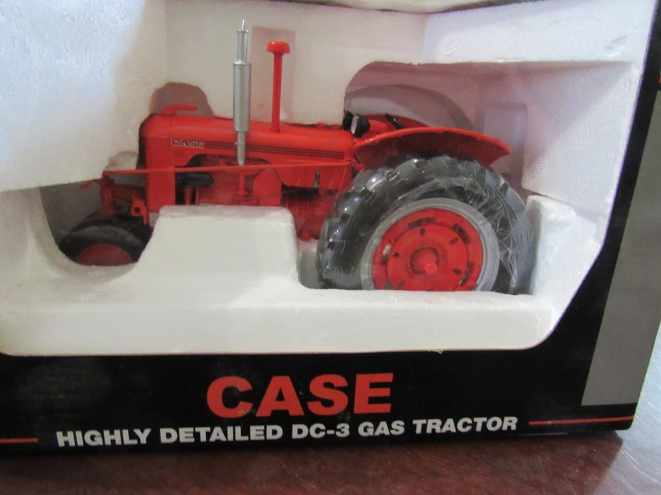 SPECCAST 1/16 2006 W. MINNESOTA STEAM THRESHERS REUNION CASE DC-3 TRACTOR - NIB - Image 2 of 4
