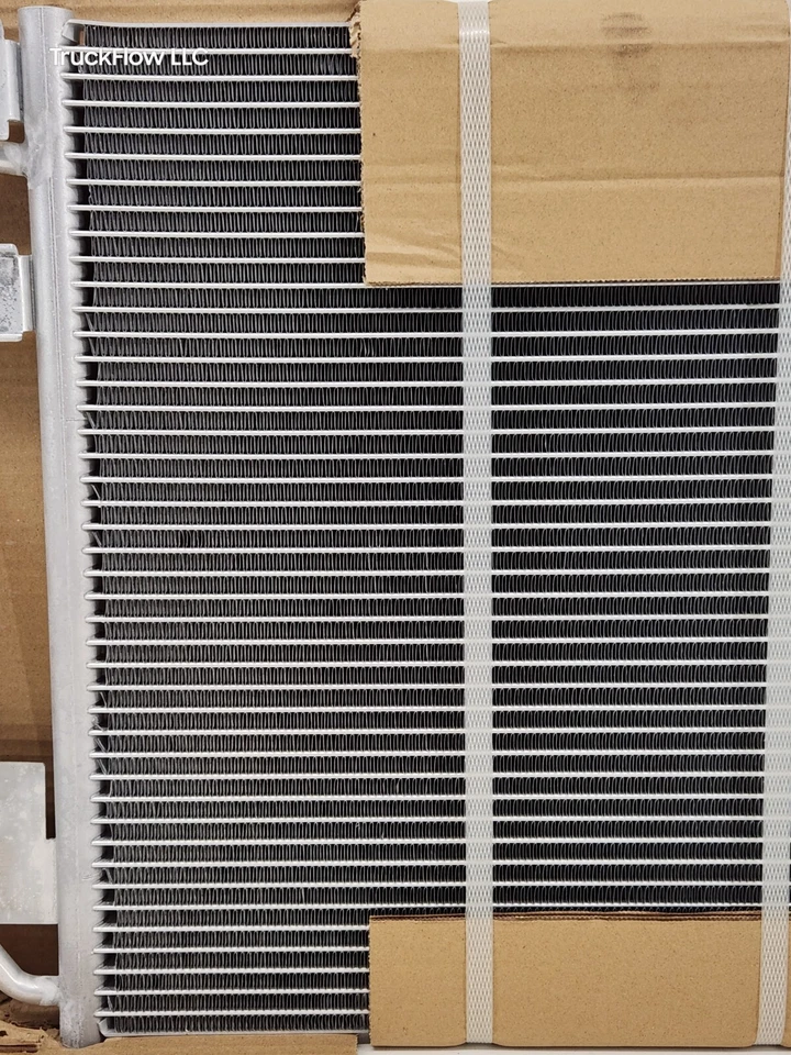 Condensador de aire acondicionado Dodge Ram 2500 3500 1994-1997 nuevo UAC CN4579PFC Foto 4 de 4