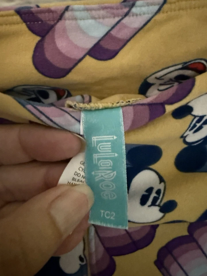 Leggings LuLaRoe Disney Amarillo/Azul Temáticos Mickey Mouse Usados en Excelente Condición Mujeres Plus TC2 Foto 4 de 4