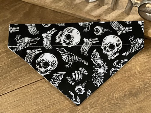 HANDMADE Dog Bandana slide on ( Skull Designs ) - Picture 4 of 5