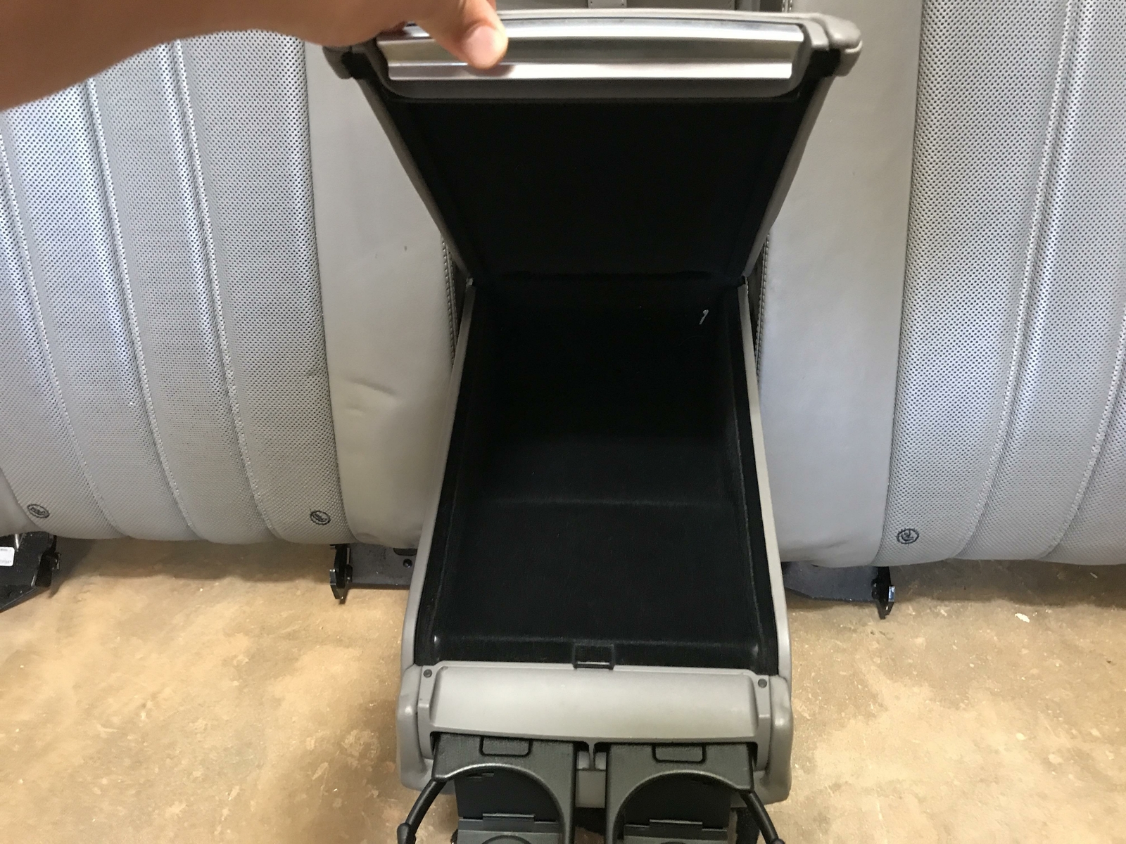 06 07 08 BENTLEY CONTINENTAL FLYING SPUR REAR SEAT UPPER CUSHION OEM GRAY