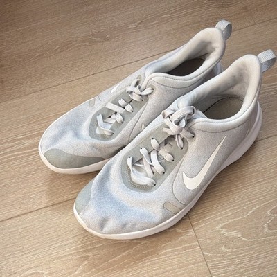 Nike Flex Experience Gray/White Low Top Lace-Up Athletic Sneaker