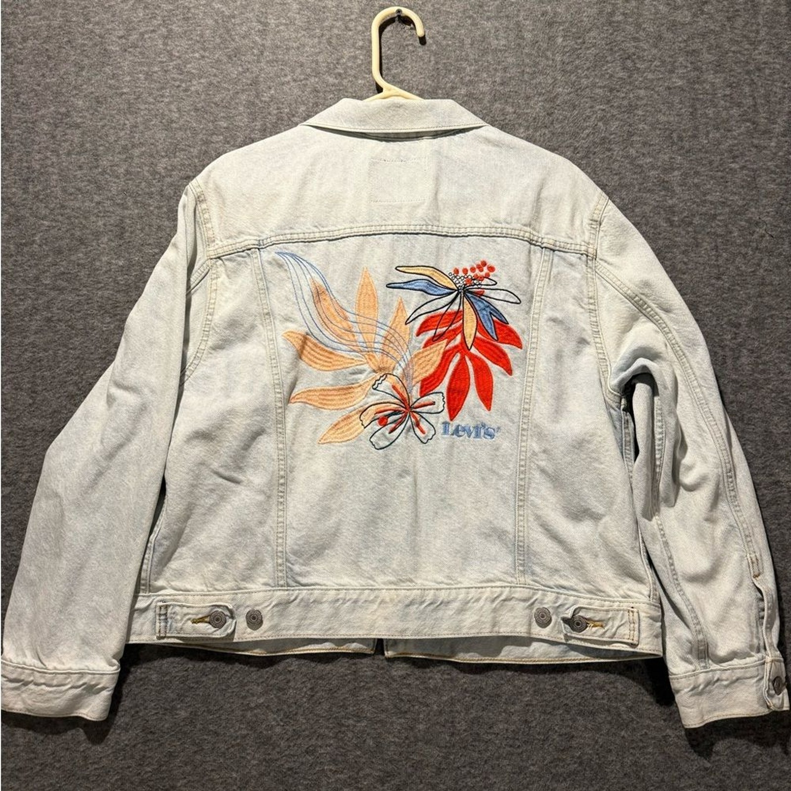 Levis Floral Embroidered Denim Jean Jacket womens XL blue Ex Boyfriend trucker