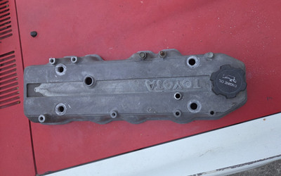 1989-1995 Toyota 2/4WD Pickup/4Runner OEM 22RE 4 Cylinder Engine Valve Cover